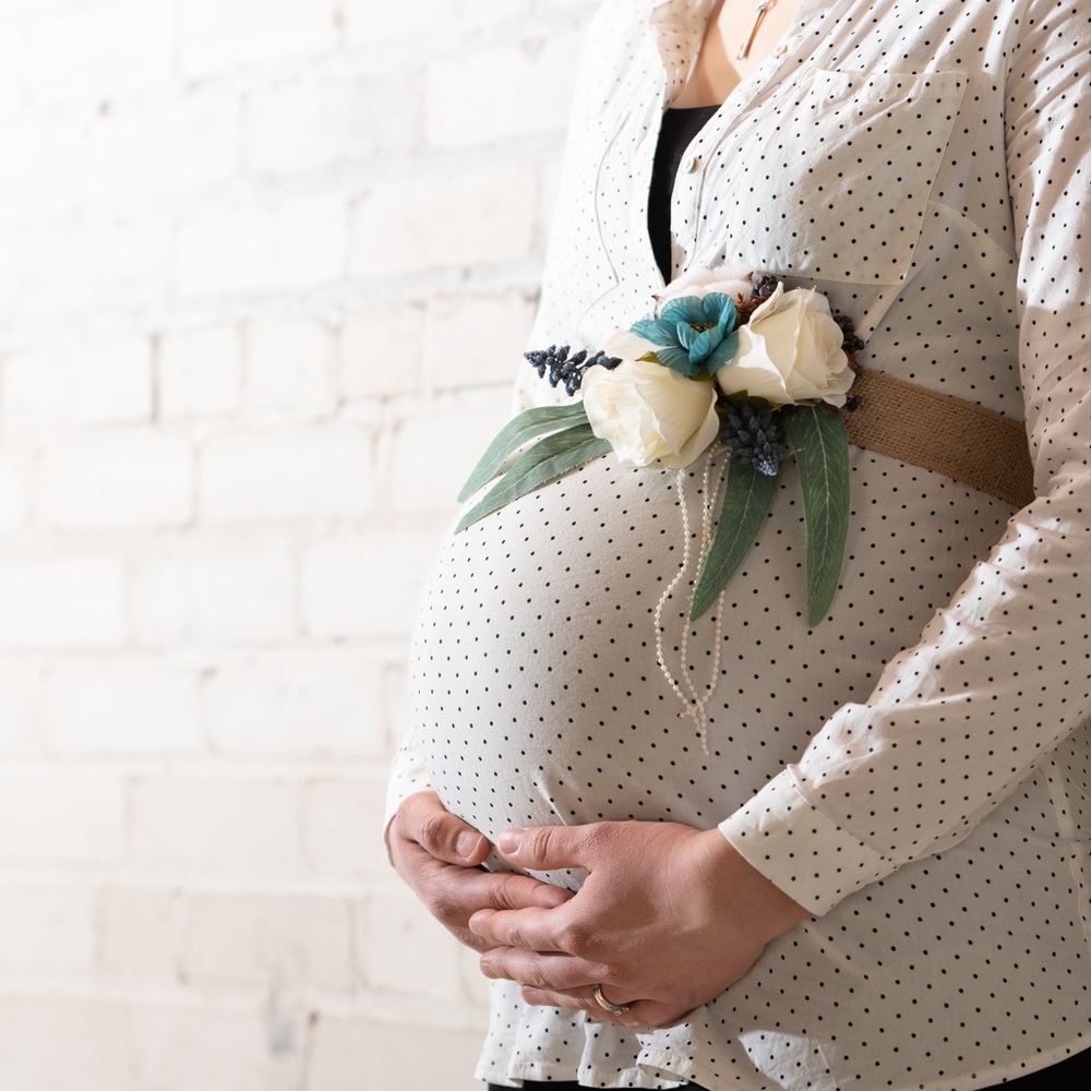 Belly Corsage - Winter White rose/Blue - Burlap Ribbon
